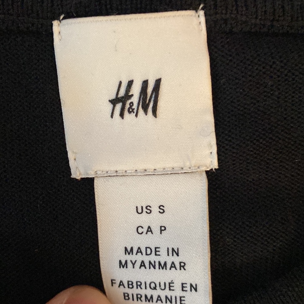 H&M Sweater - Picture 2 of 3